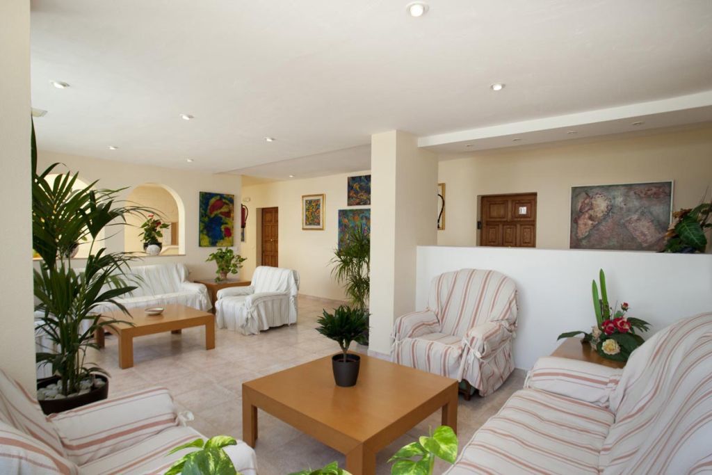 Pinos Altos Apartments Cala de Sant Vicenc Екстериор снимка