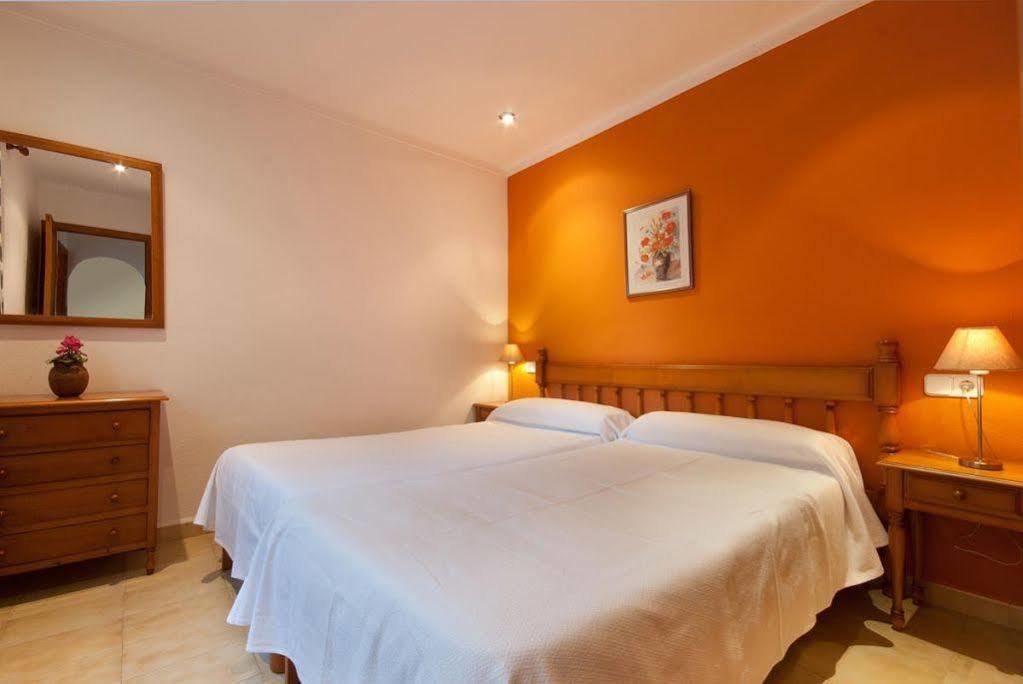 Pinos Altos Apartments Cala de Sant Vicenc Екстериор снимка
