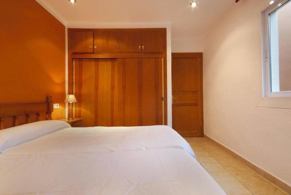 Pinos Altos Apartments Cala de Sant Vicenc Екстериор снимка