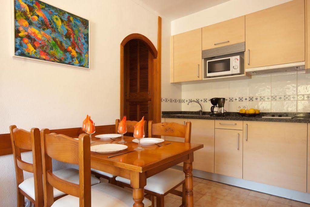 Pinos Altos Apartments Cala de Sant Vicenc Екстериор снимка
